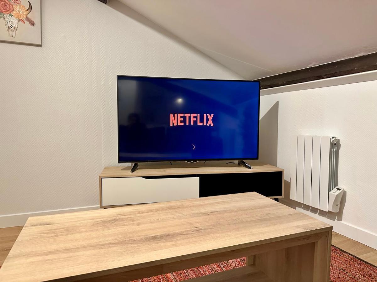A4 Jacuzzi, Artem, Thermal Apartment *